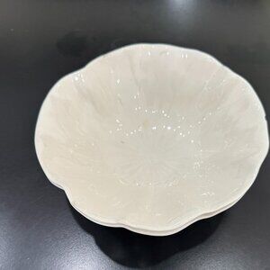 Metlox white Lotus by Poppytrail Bowl (2 Bowls) USA